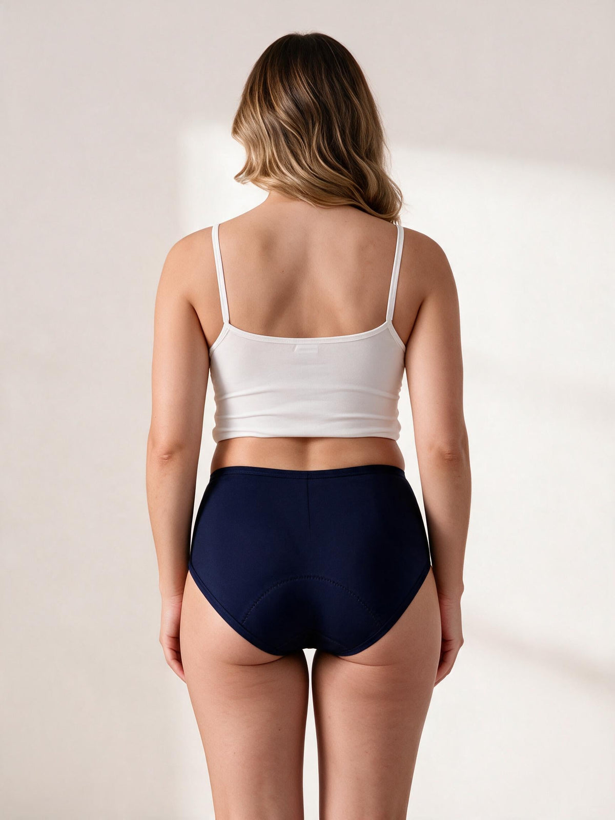 Calcinha Absorvente Hot Pants Noturna Azul Marinho Charmelle - vista traseira
