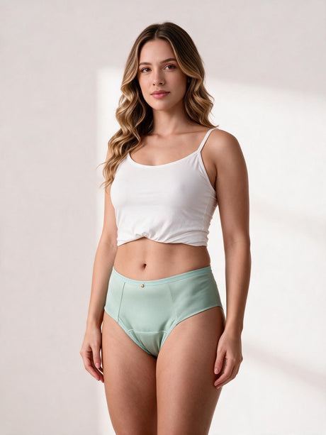 Calcinha Absorvente Hot Pants Verde Menta Charmelle - vista frontal em três quartos